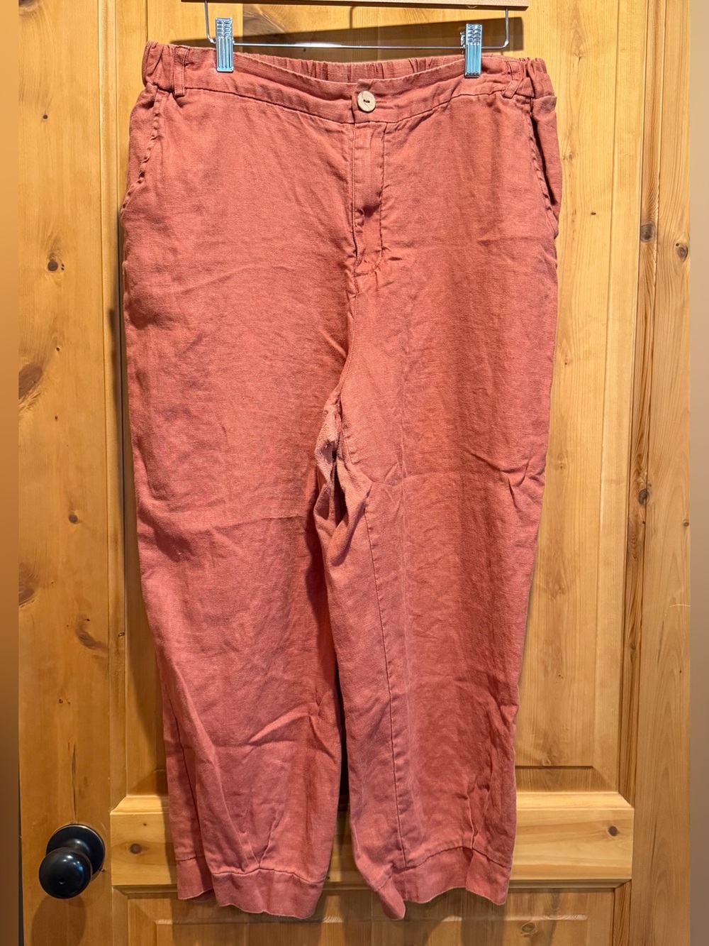 Grae Cove Ankle-Length Cropped Linen Pants in Rust